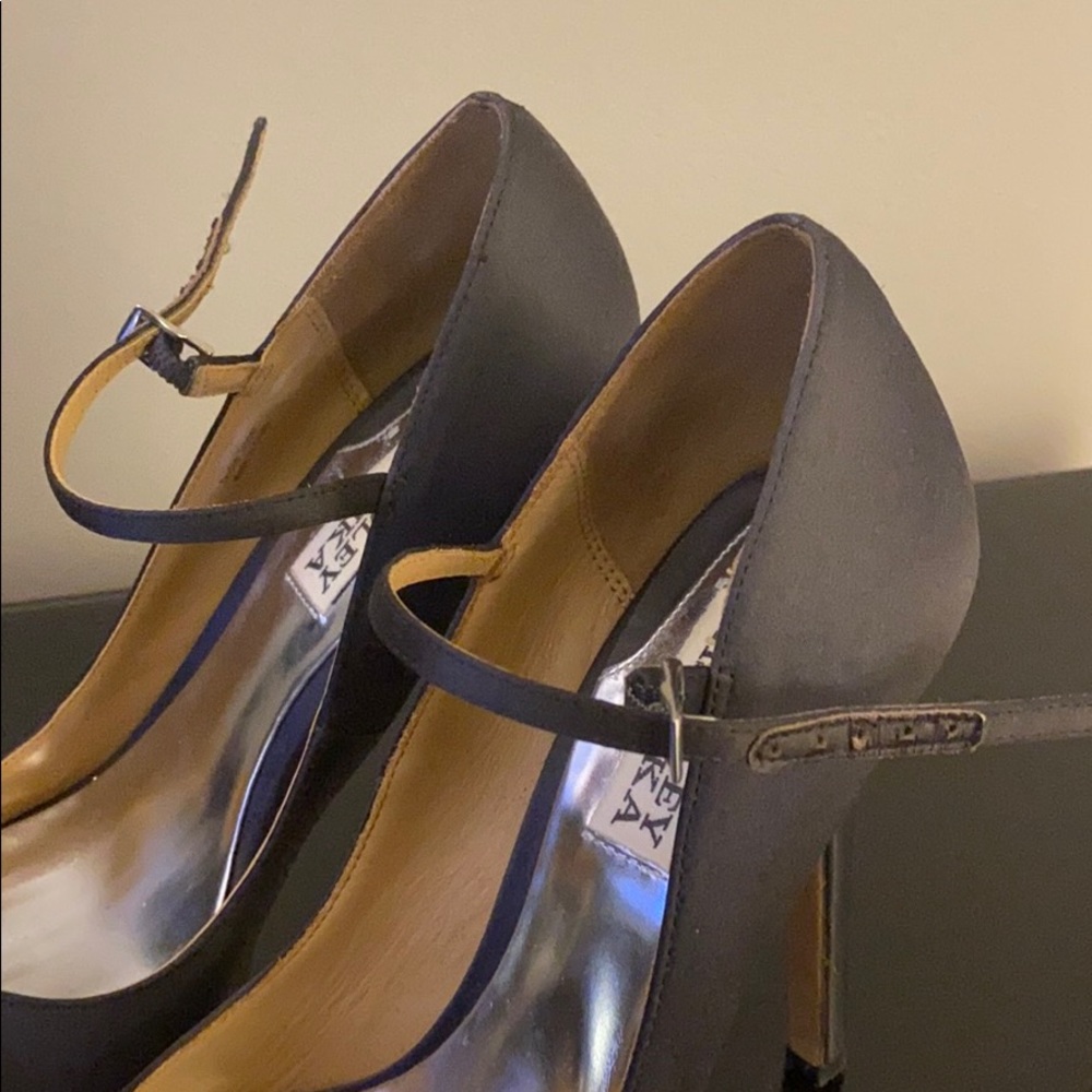 Beautiful heels 🖤 - Picture 5 of 7